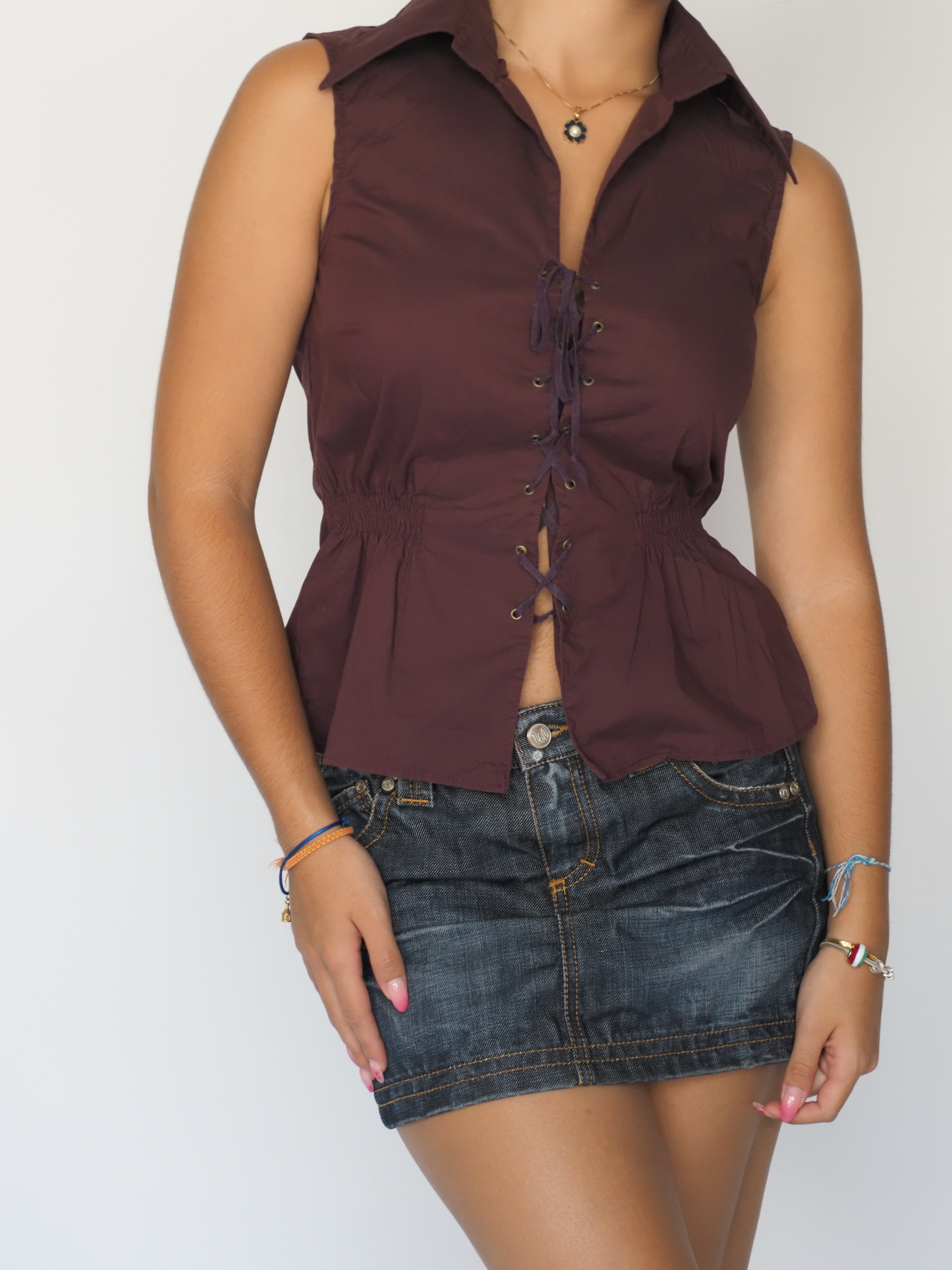 Motivi Plum Sleeveless Lace-Up Blouse with Collared Detail
