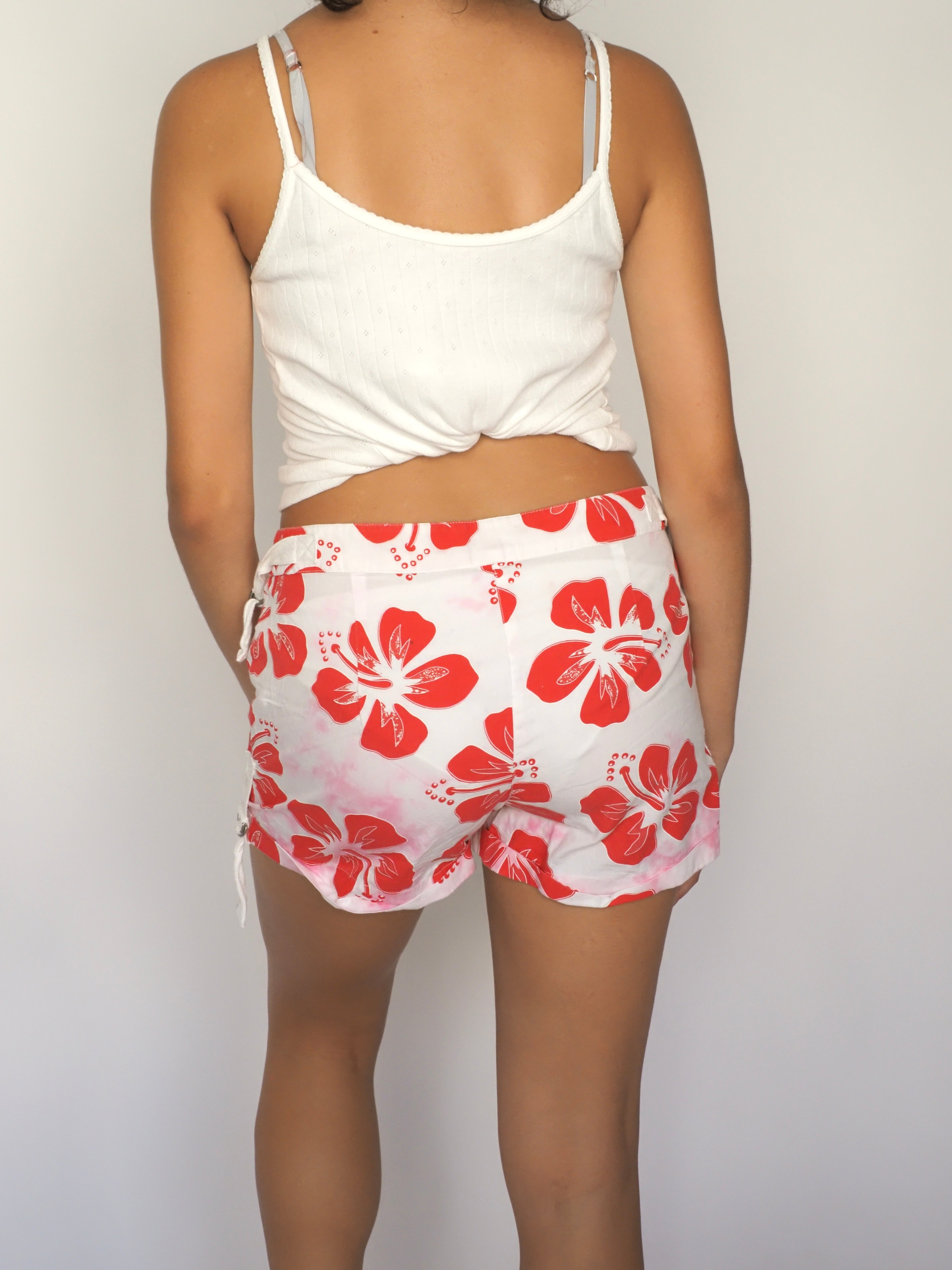 Red Hibiscus Floral Print Shorts – Oviesse
