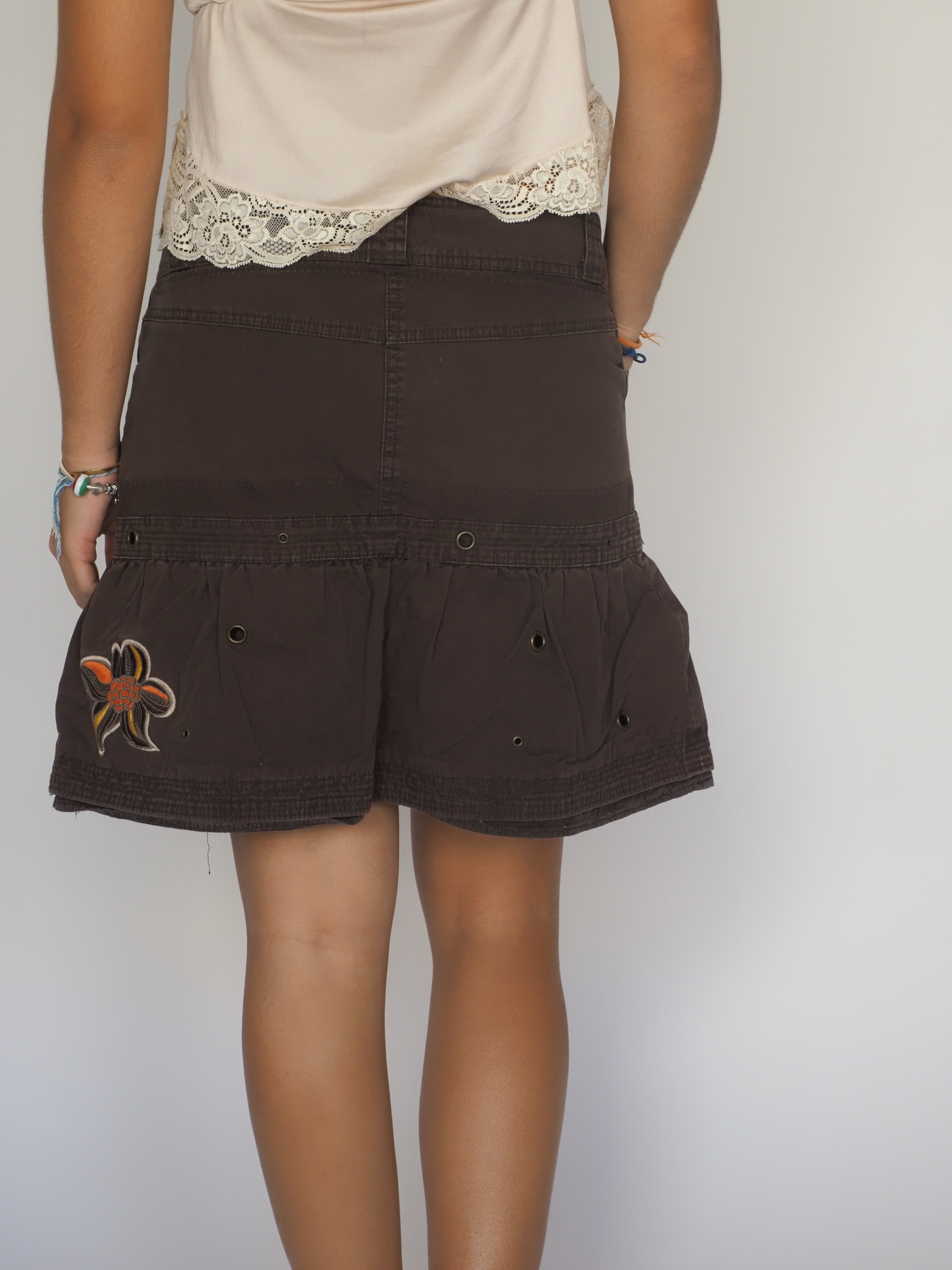 Y2K Brown Cargo Mini Skirt with Embroidered Flowers & Grommets – Only