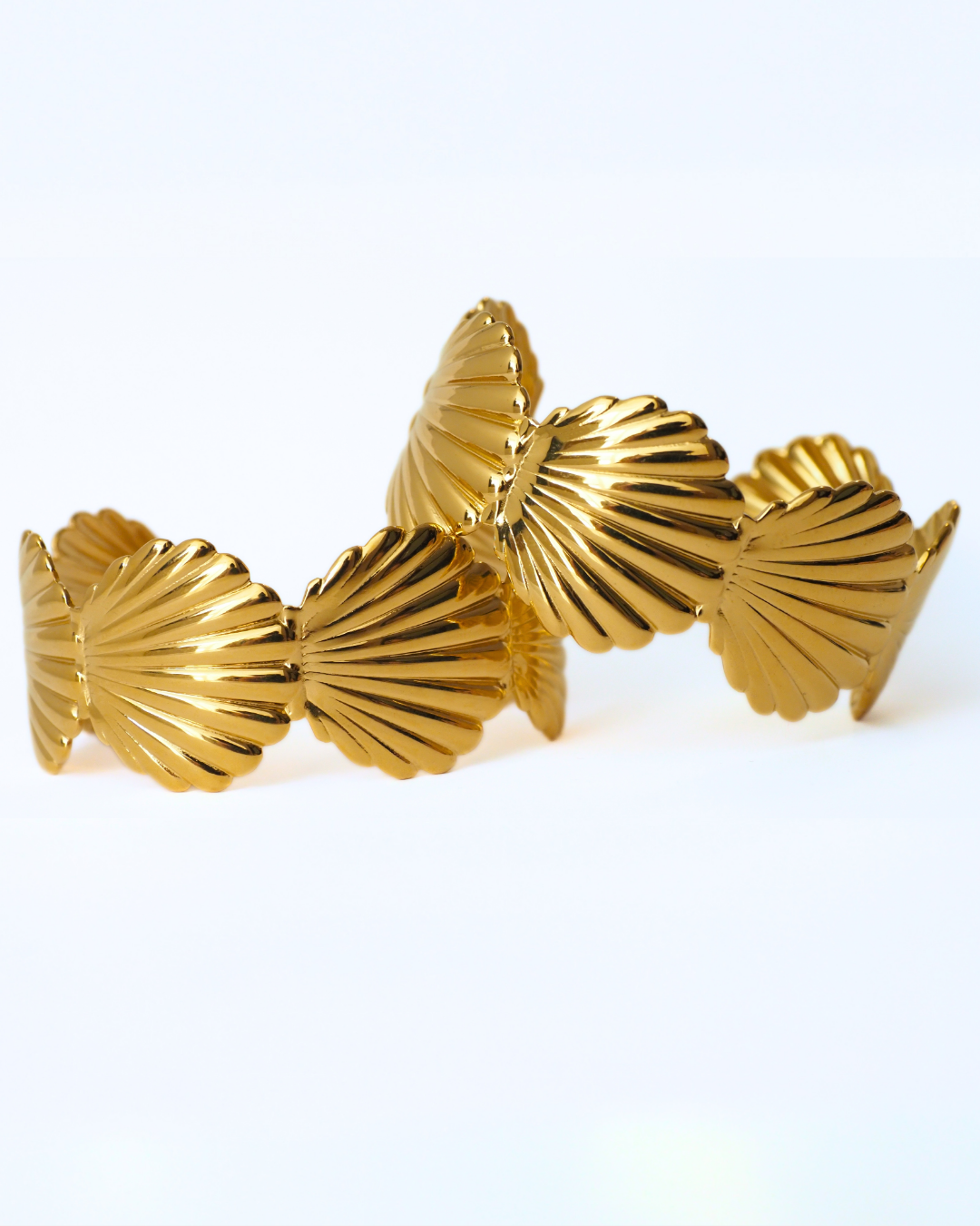 The Azure Seashell Bangle