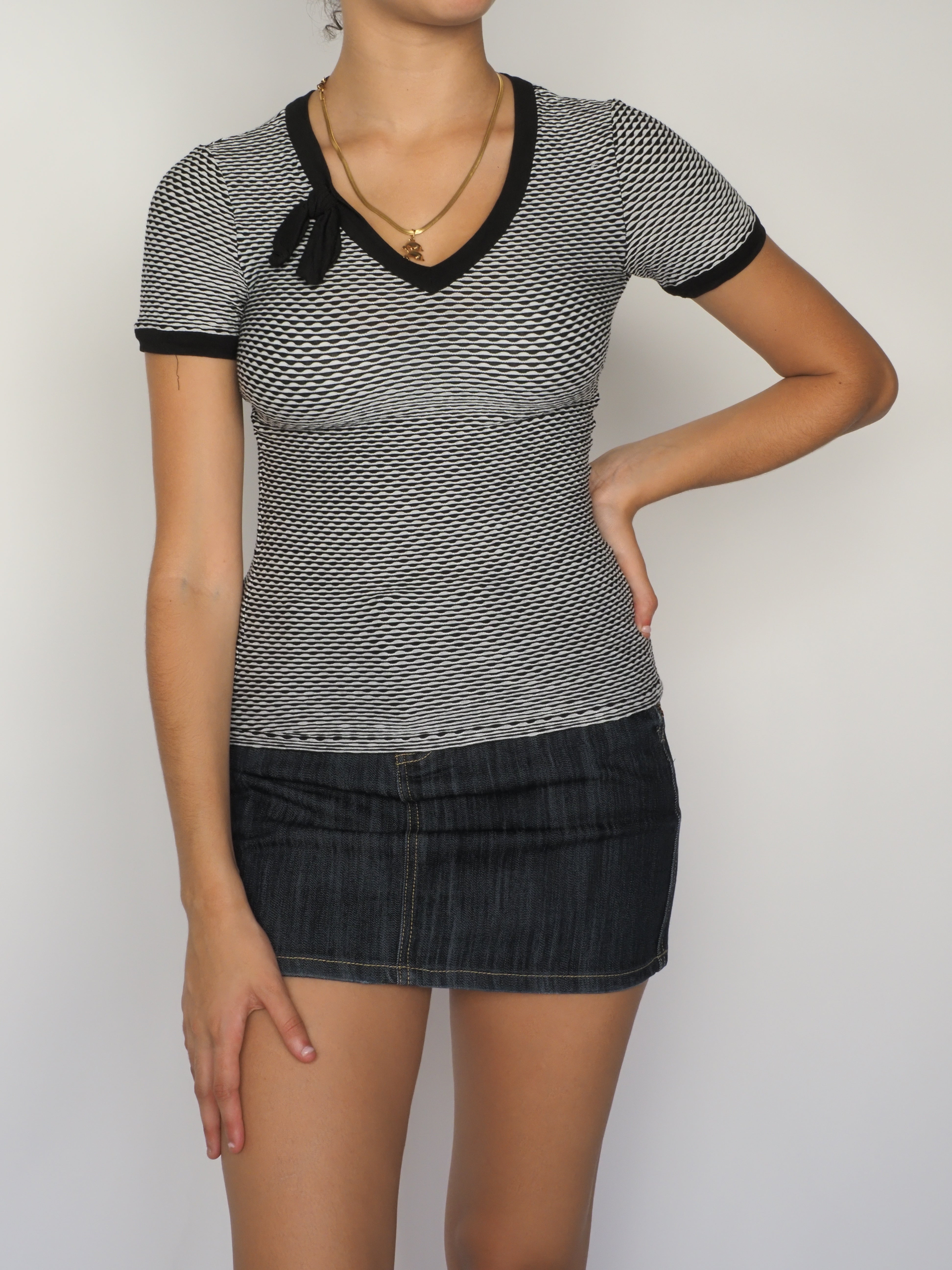 Textured Knit Monochrome Tee – Armani Collezione