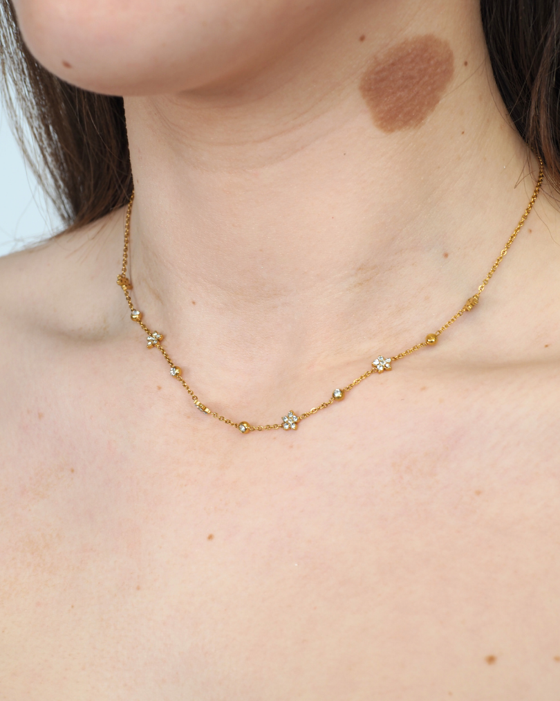 The Rosaline Thin Floral Necklace in Gold