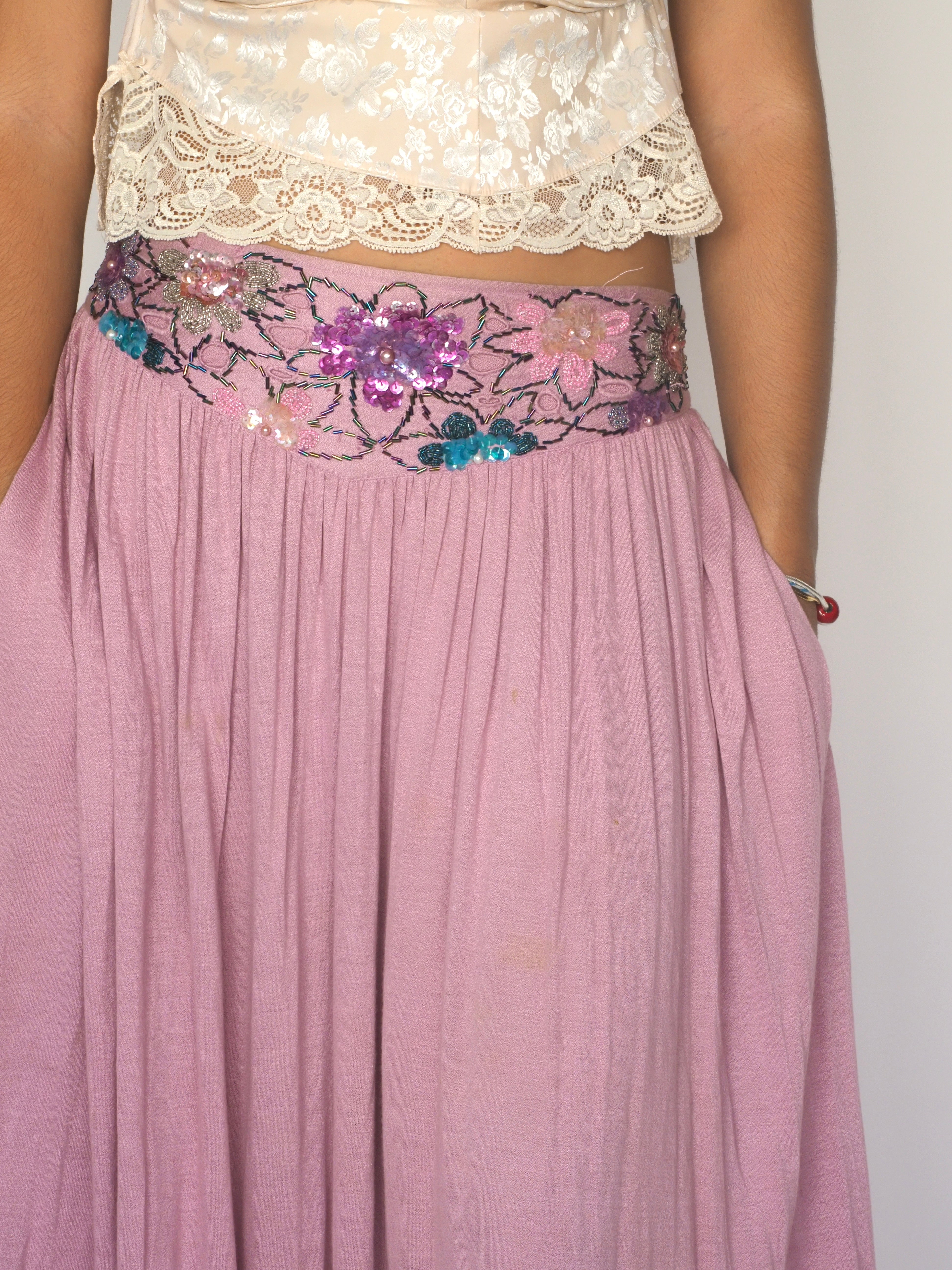 Embroidered Sequin Floral Waist Lilac Midi Skirt – Exit