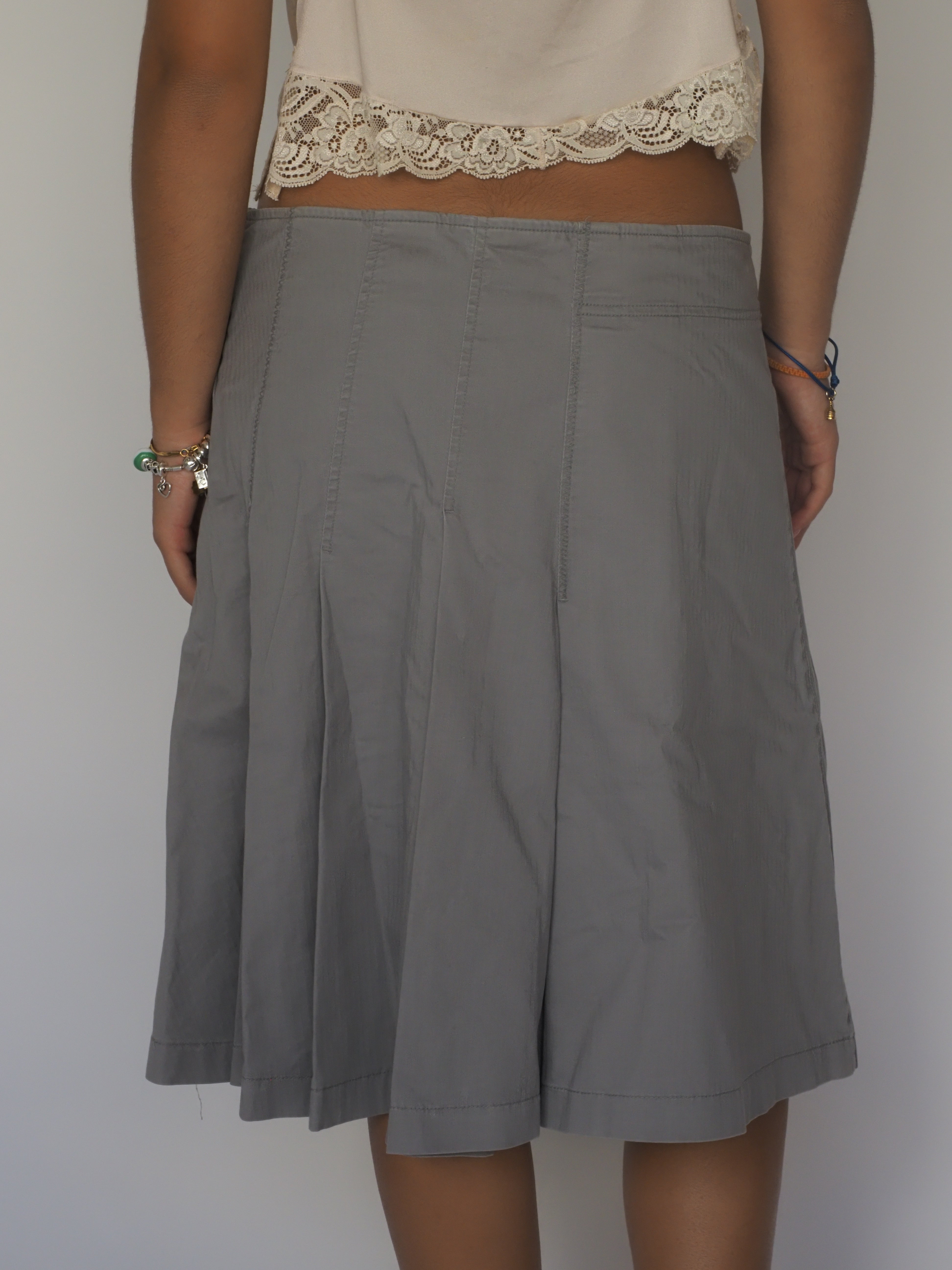Structured Grey Cotton Pleated Skirt with Side Buckle – Maddison