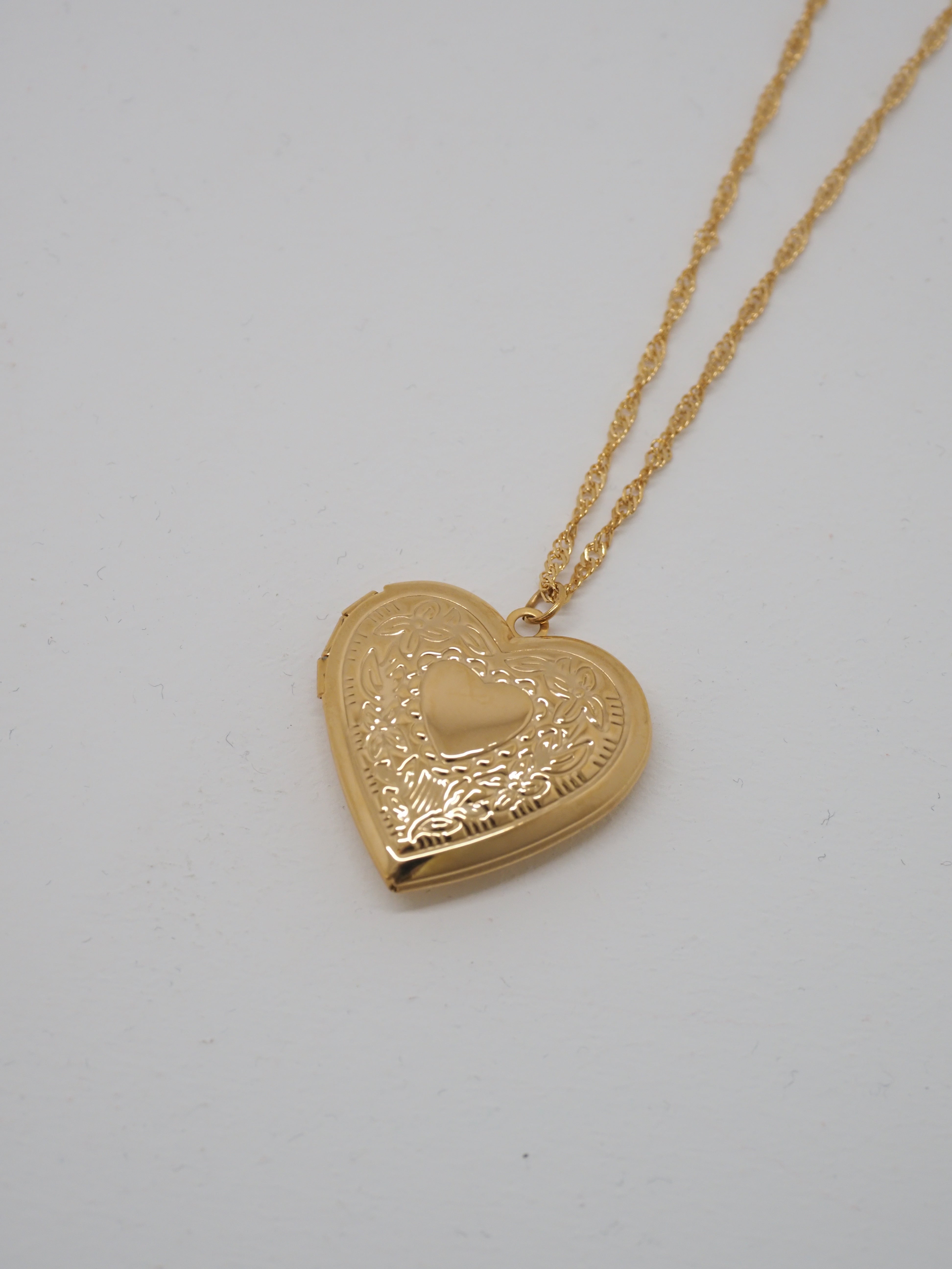 Helviora Heart Locket Necklace