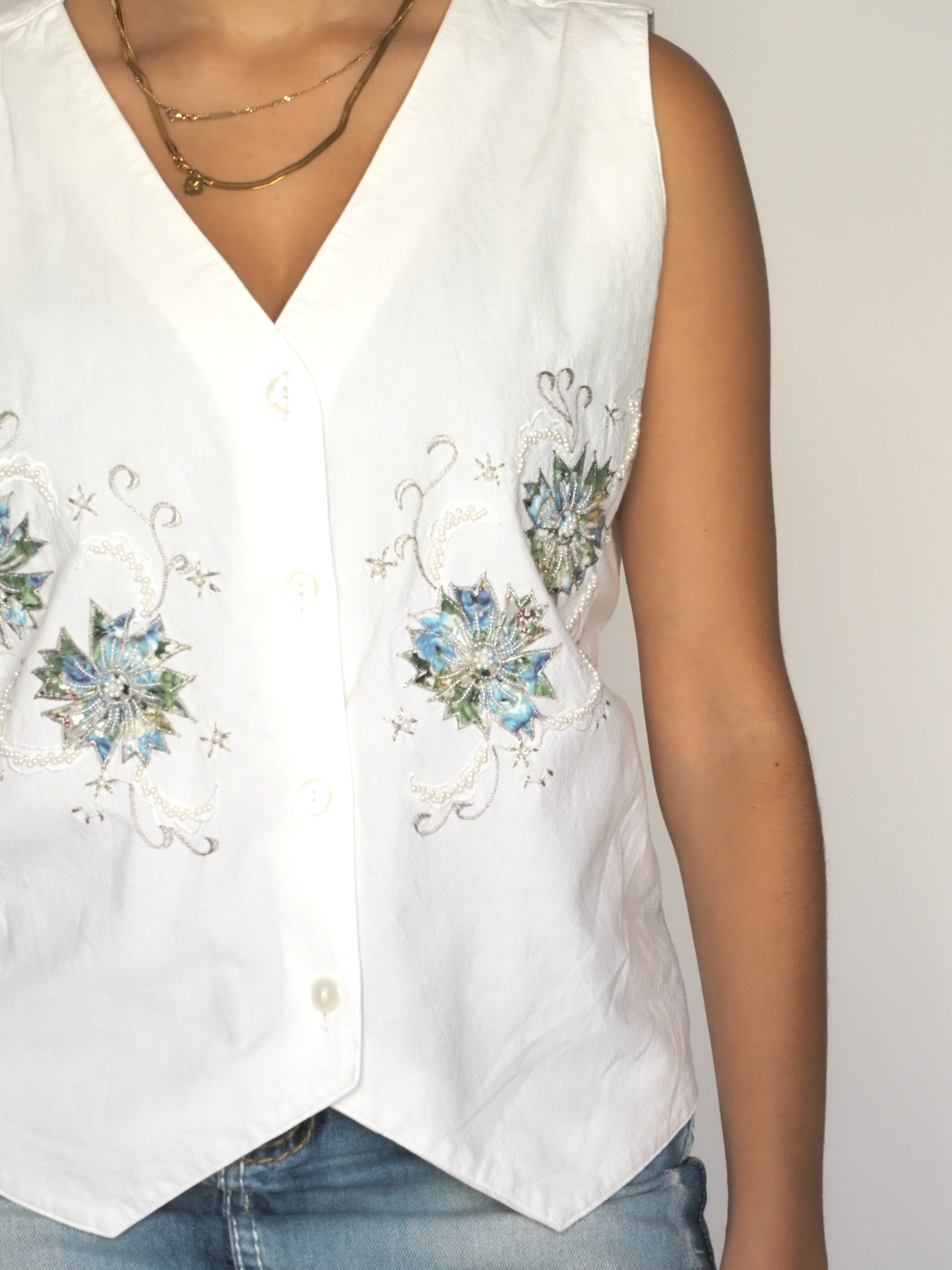White Embroidered Edelweiss Button-Up Vest – Golden Falcon