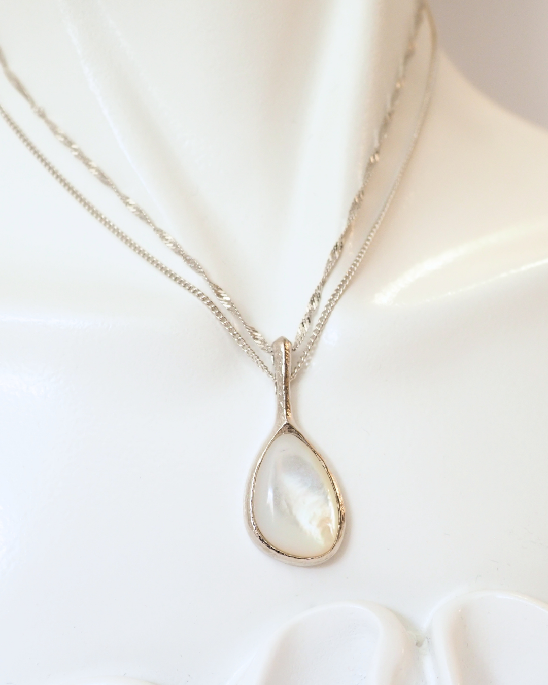 The Calypso Pentant Necklace