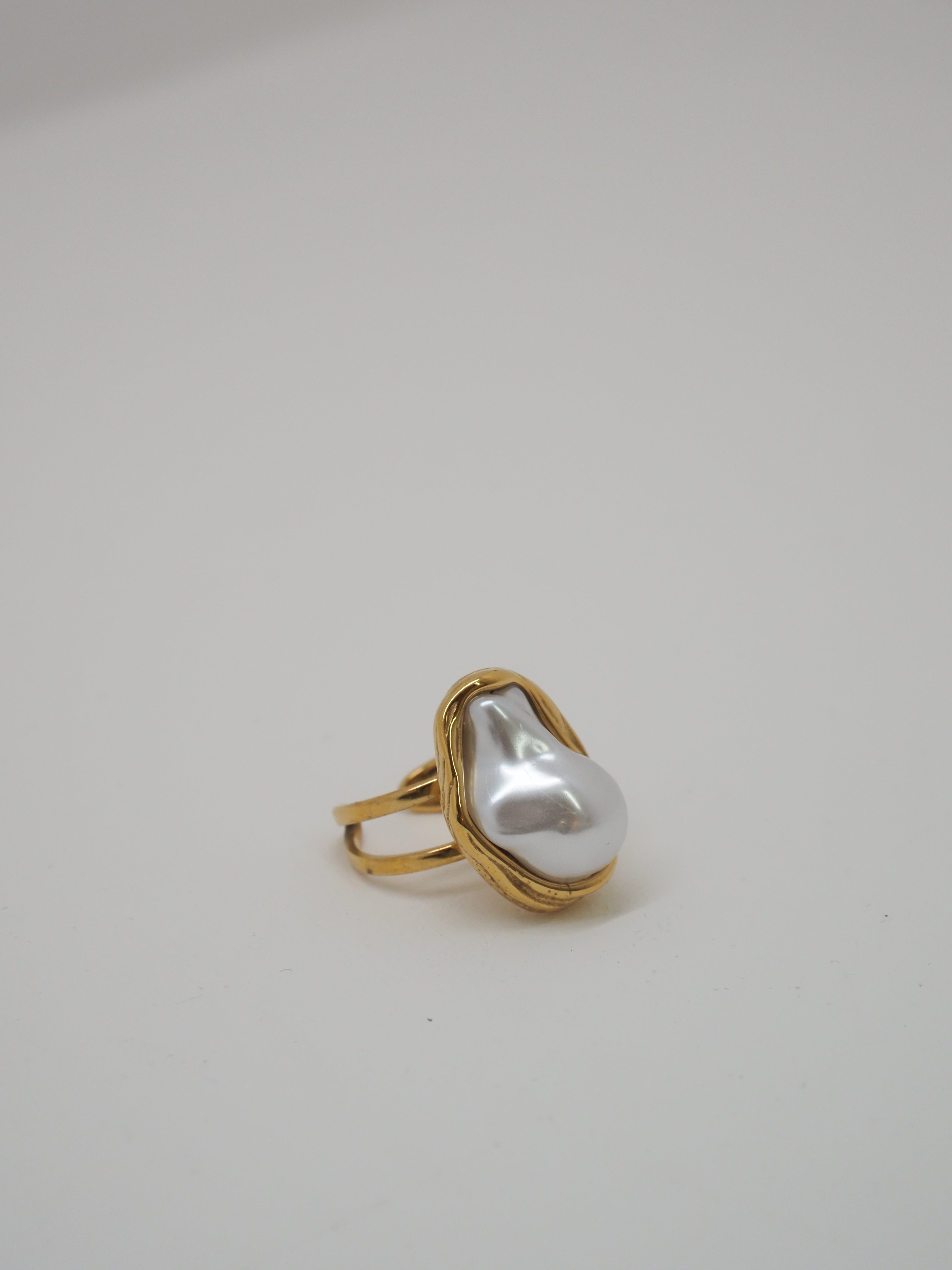 Pearlithae Organic Pearl Ring