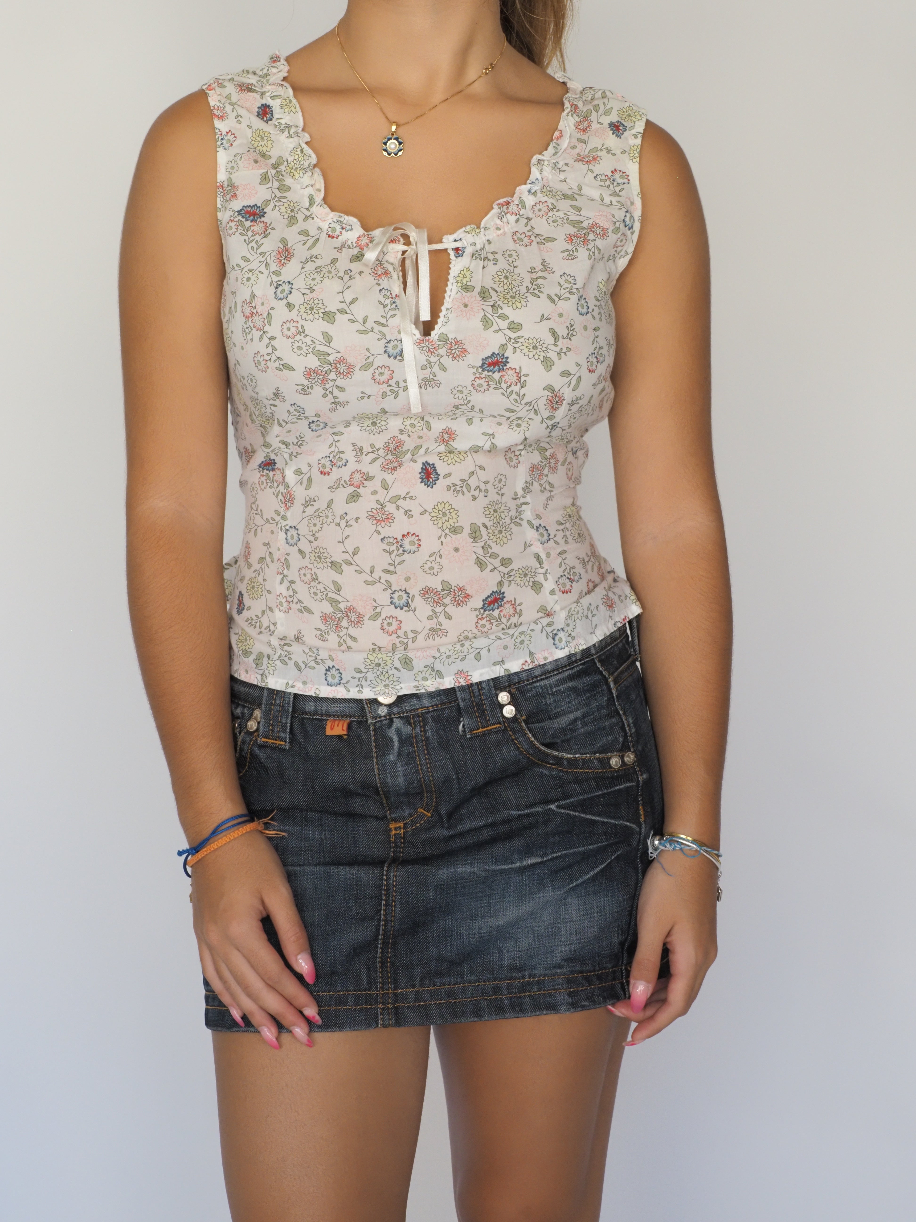 Y2K Floral Lace-Trim Sleeveless Blouse – Esprit
