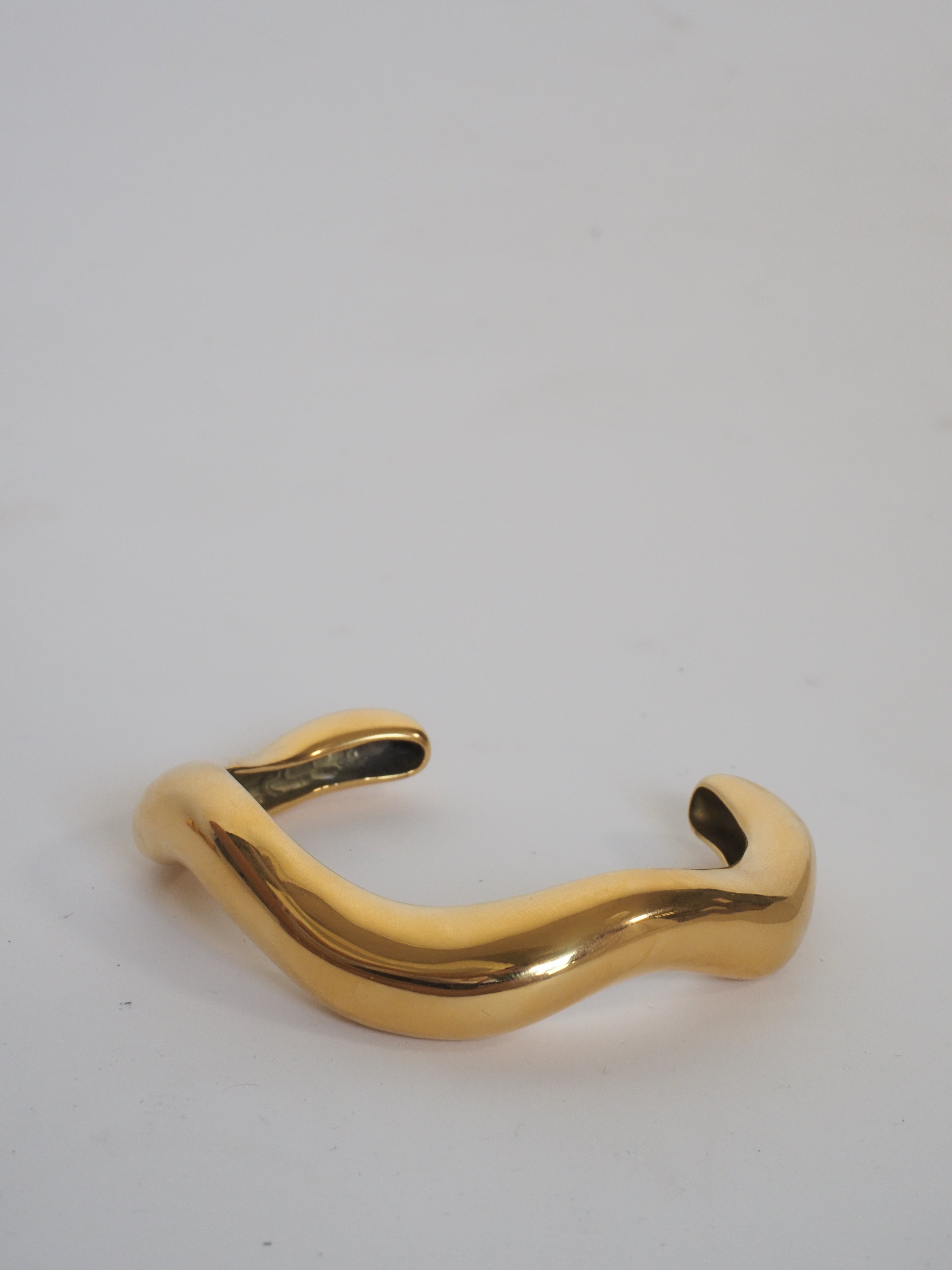 The Halyn Wave Bangle