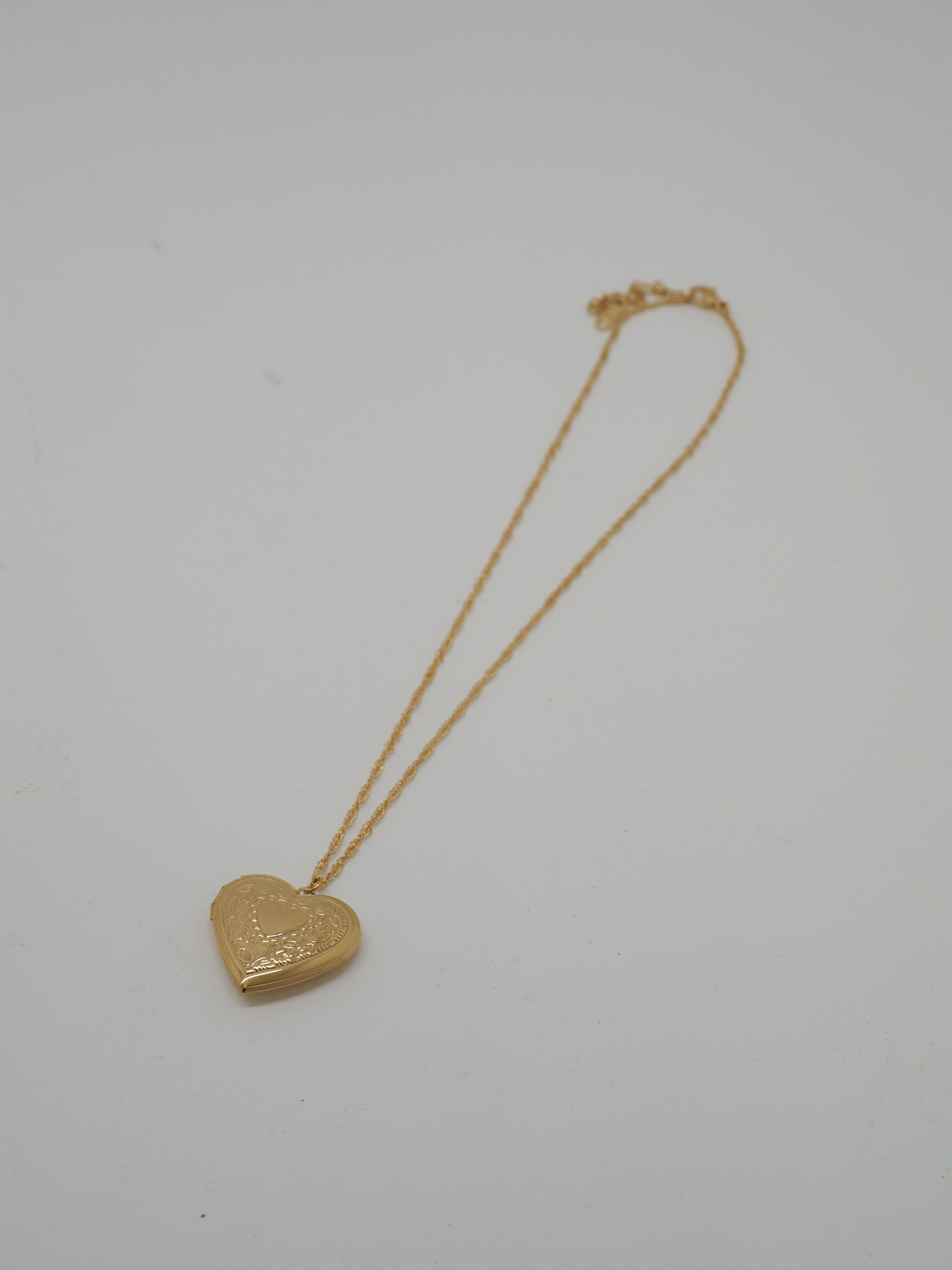 Helviora Heart Locket Necklace