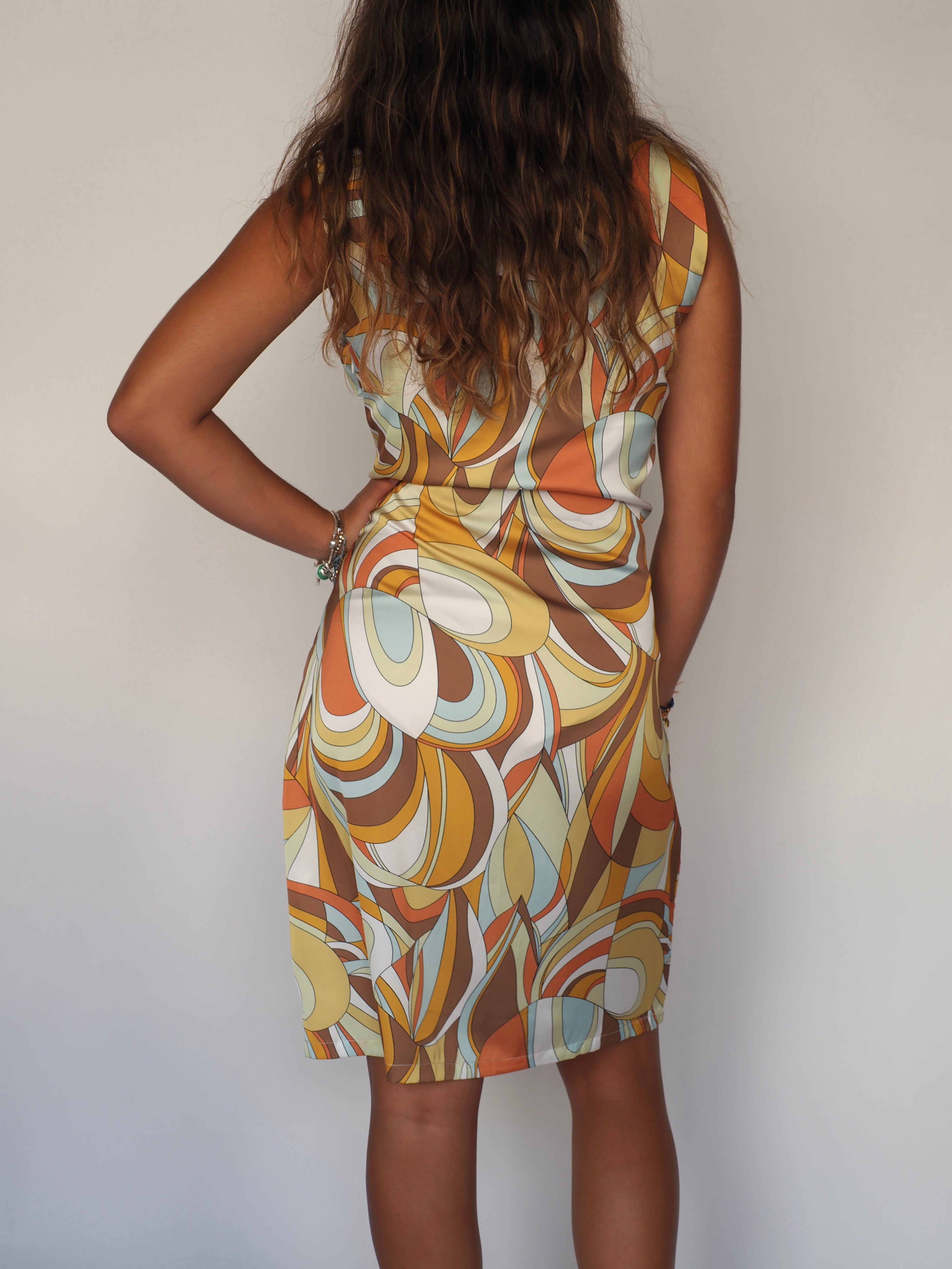 Sweet Miss 60s Swirl Bodycon Mini Dress