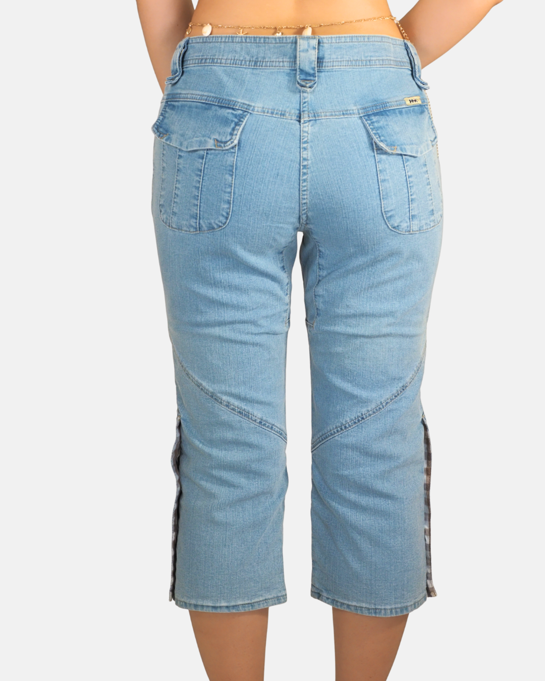 Light Wash Denim Capri Jeans - HI•LOOK