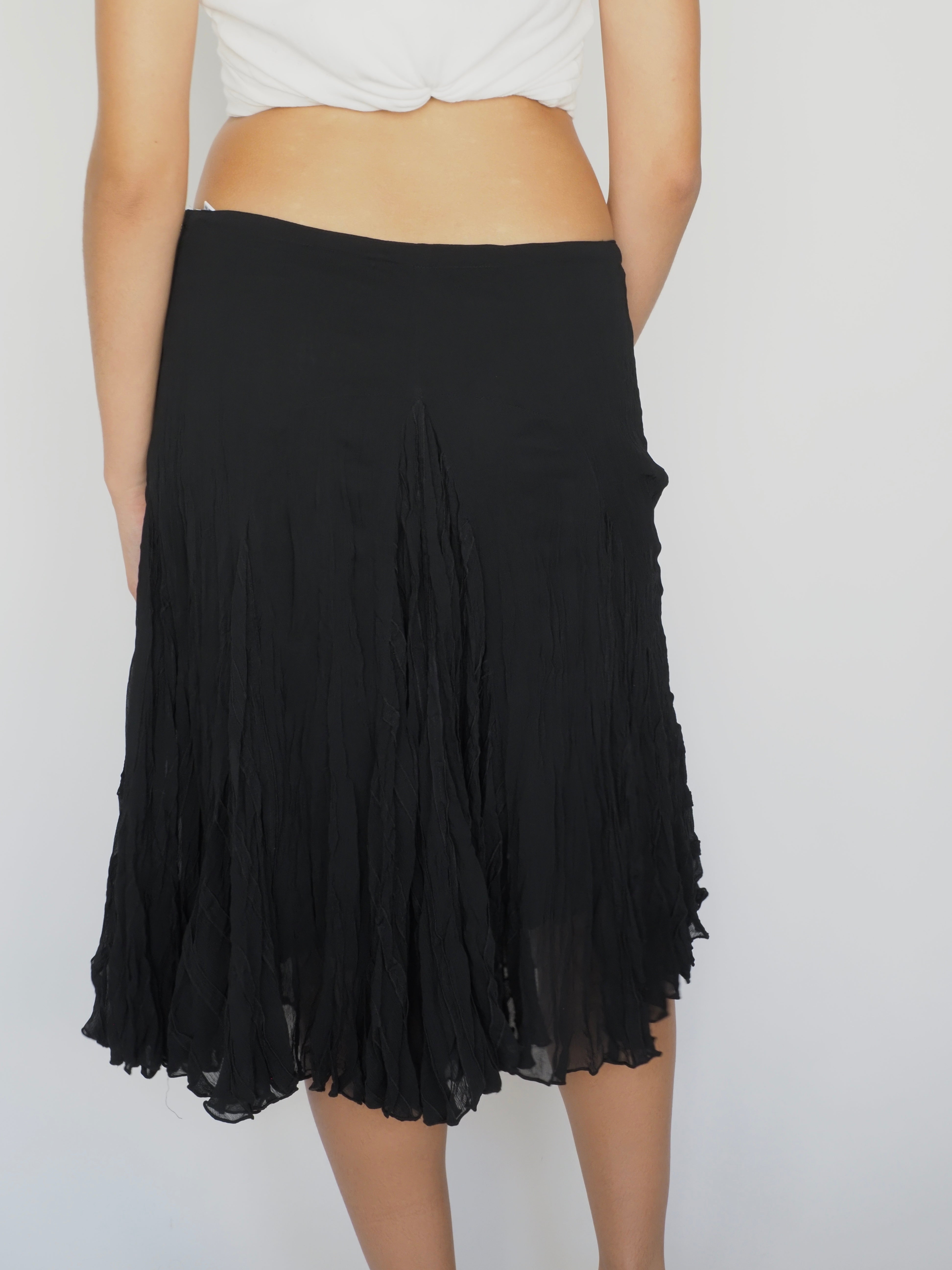Black Crinkled Midi Skirt – Think Chic