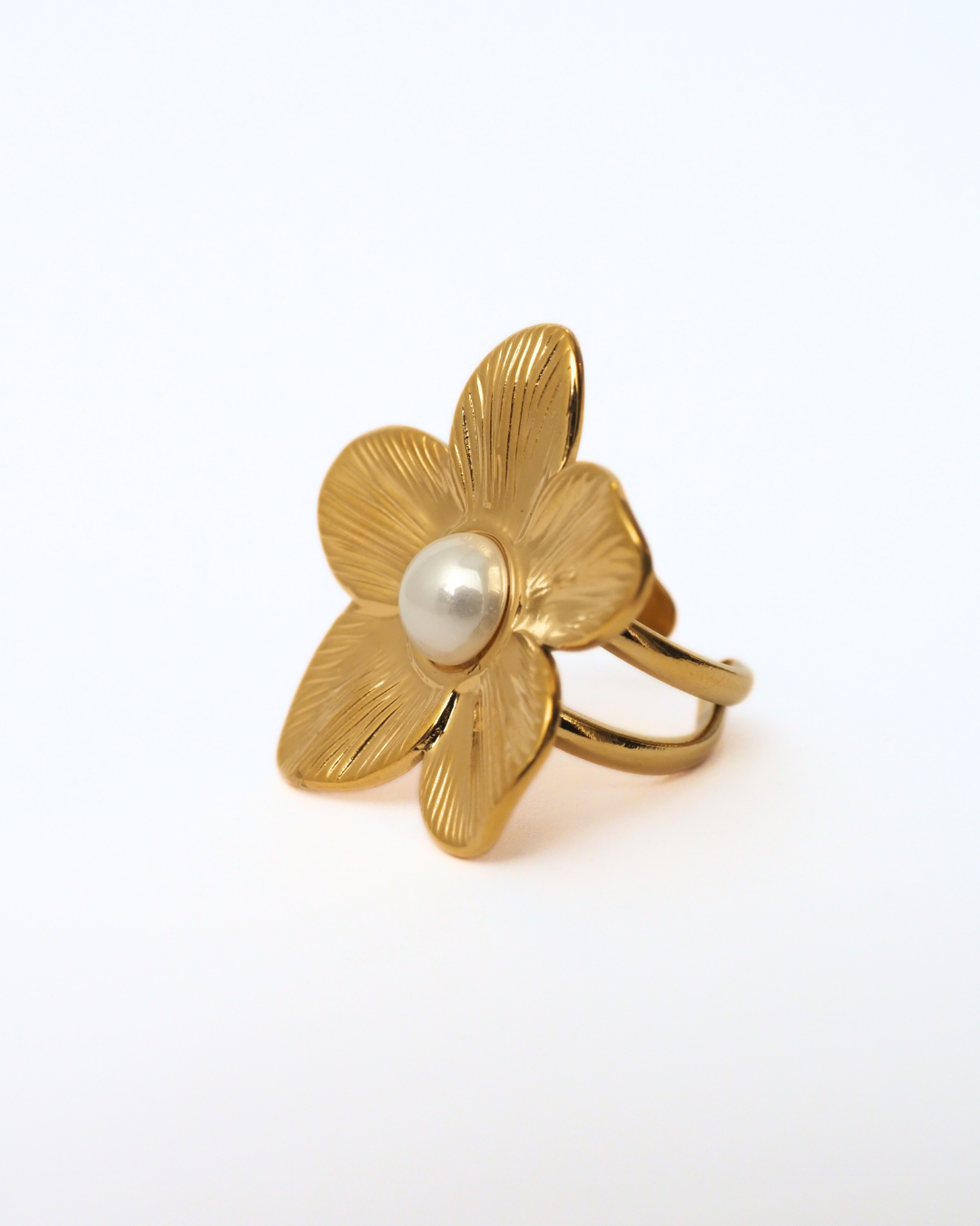 The Evie Pearl Floral Ring