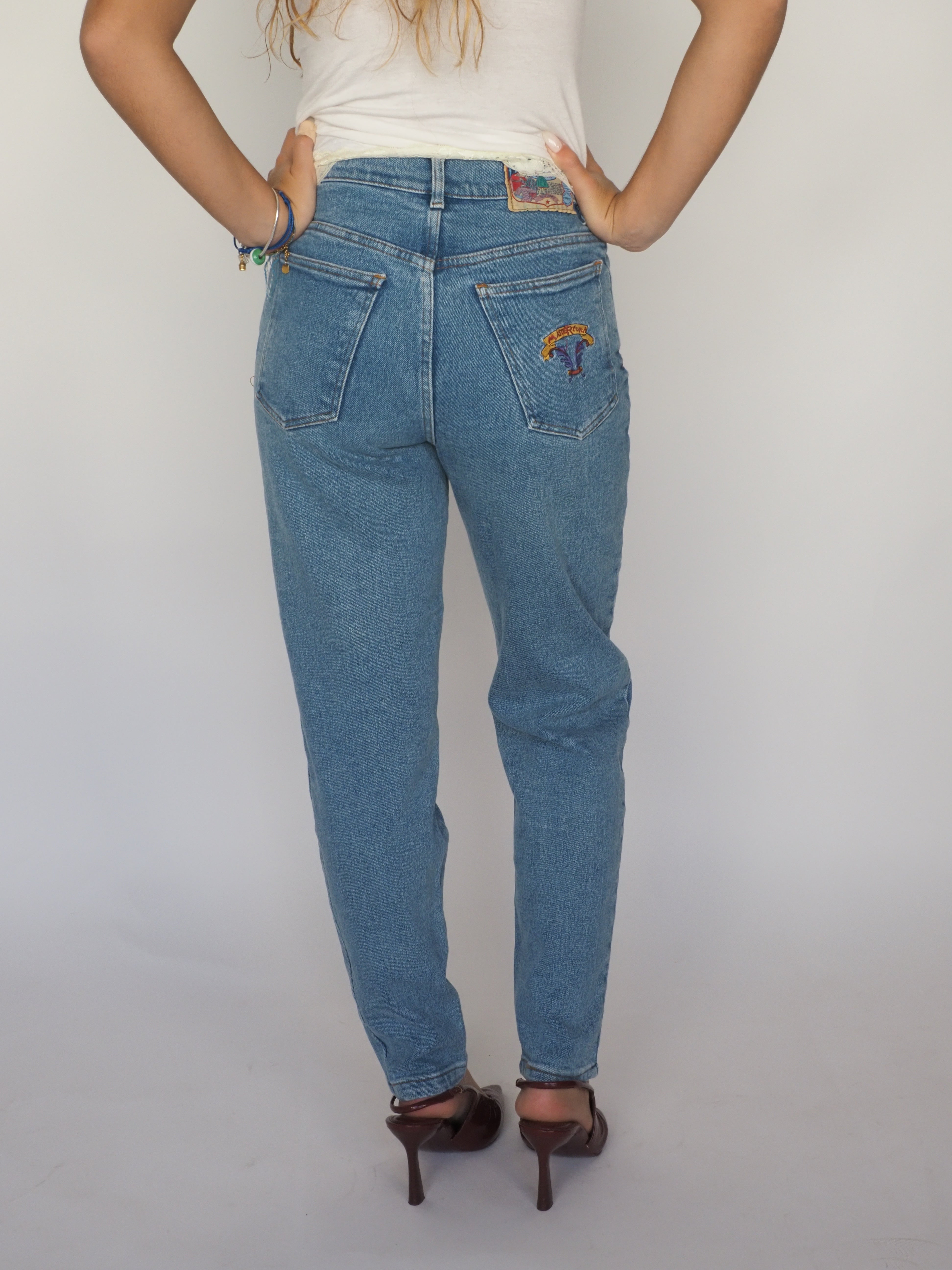 Light Wash High-Waisted Mom Jeans — Master Touch