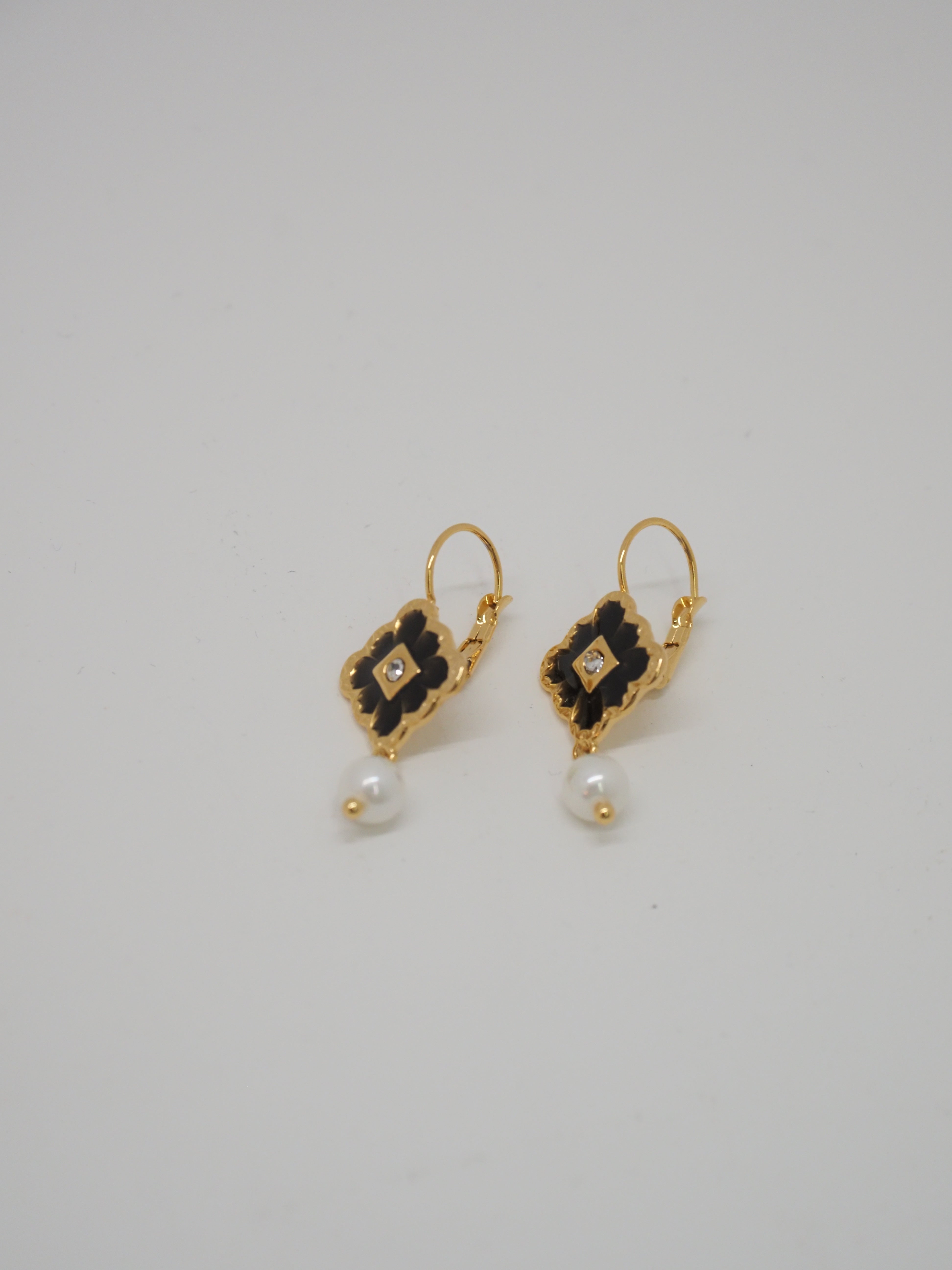 Vesryn Pearl Drop Earrings