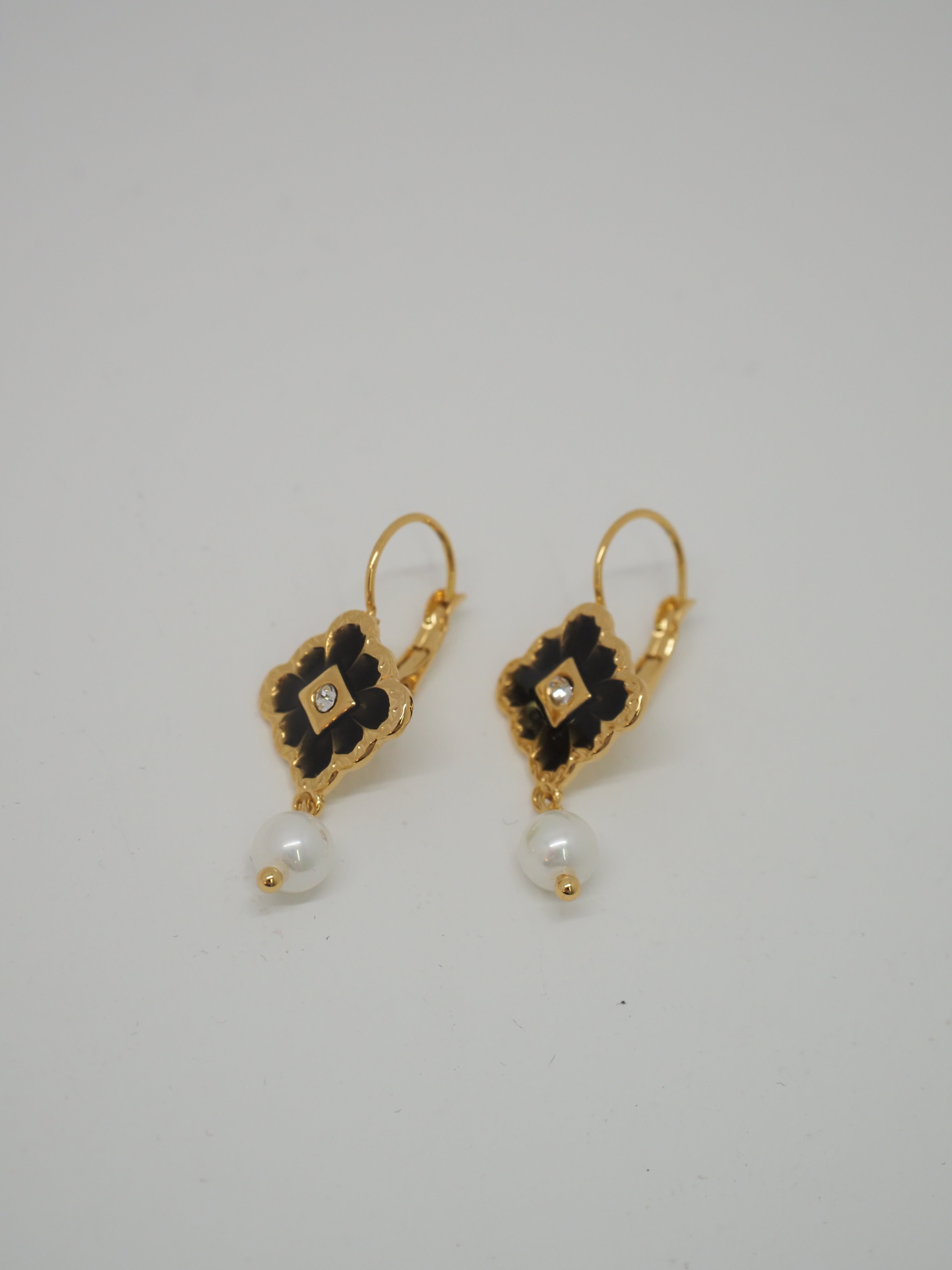 Vesryn Pearl Drop Earrings