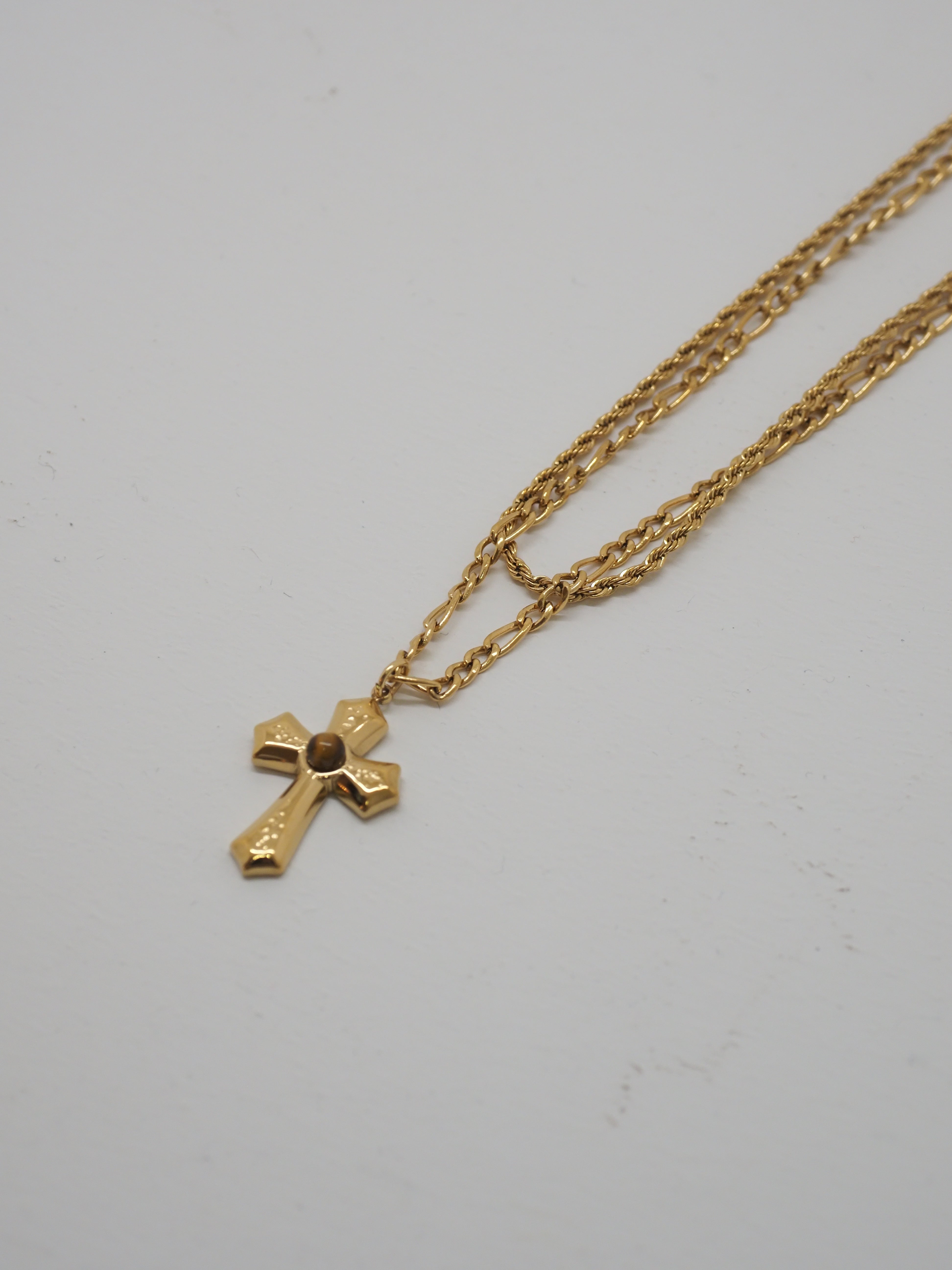 Vaesyn Cross Necklace