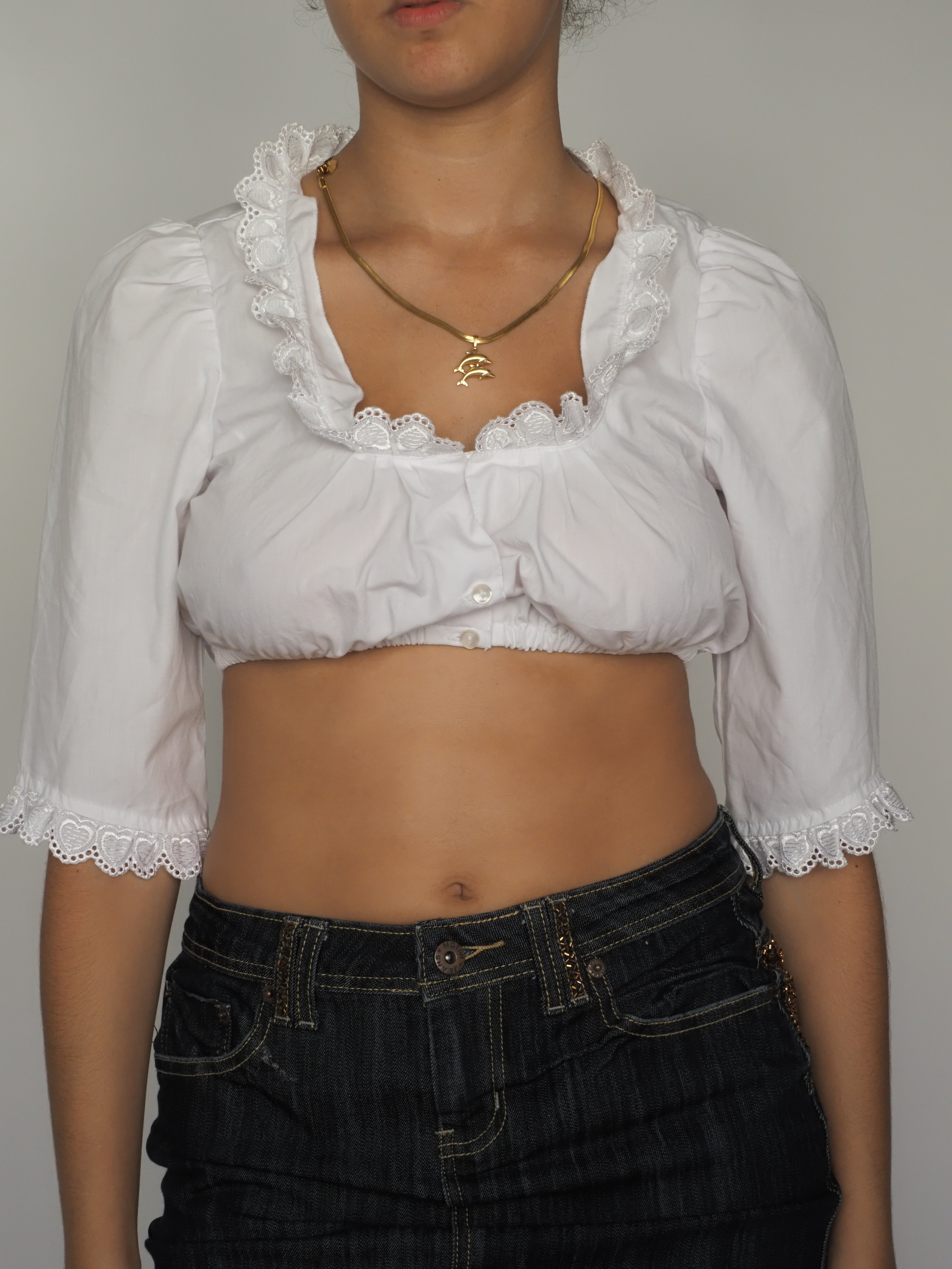 White Cropped Blouse with Eyelet Lace Trim – Fuchs ￼