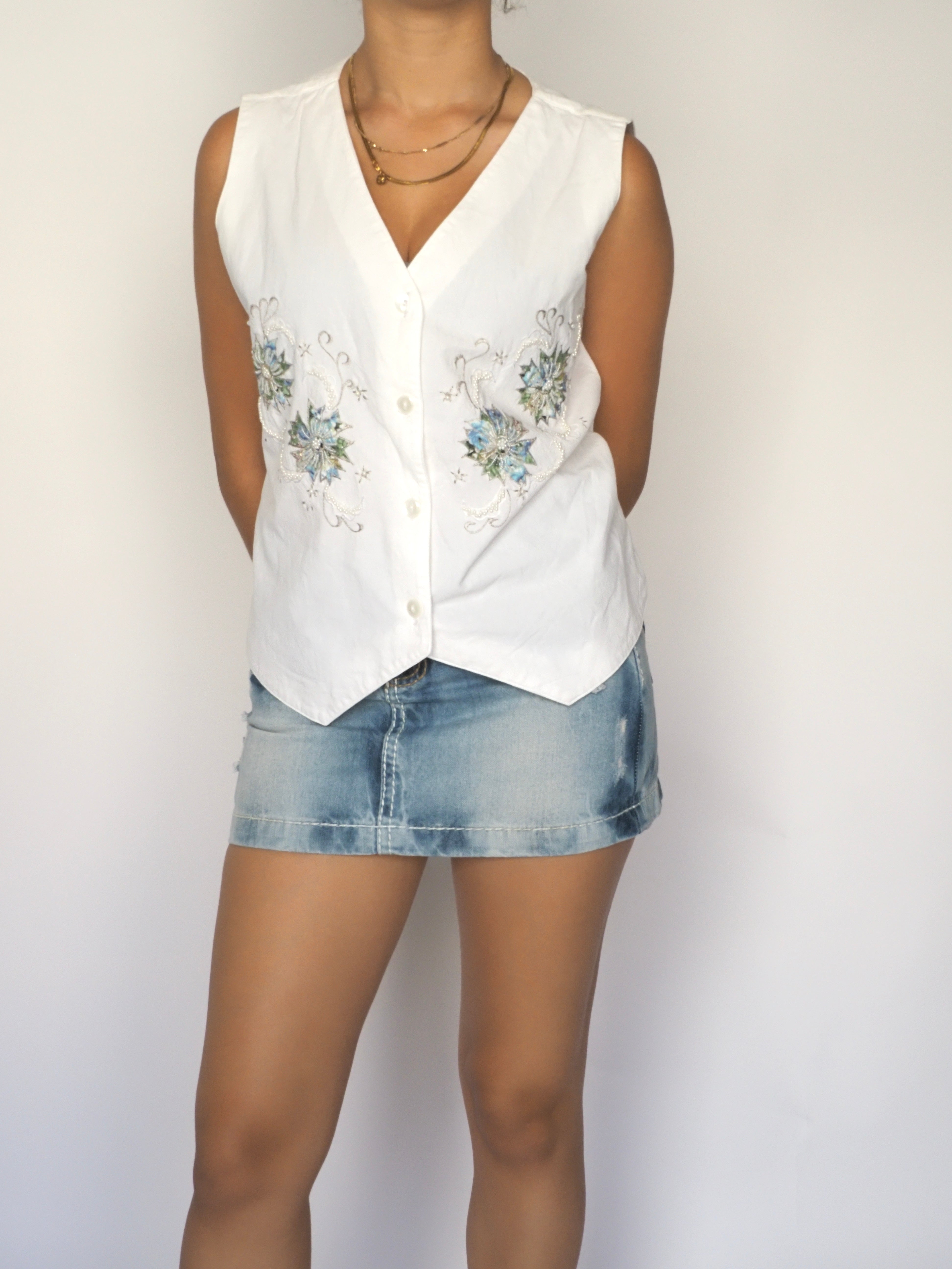 White Embroidered Edelweiss Button-Up Vest – Golden Falcon