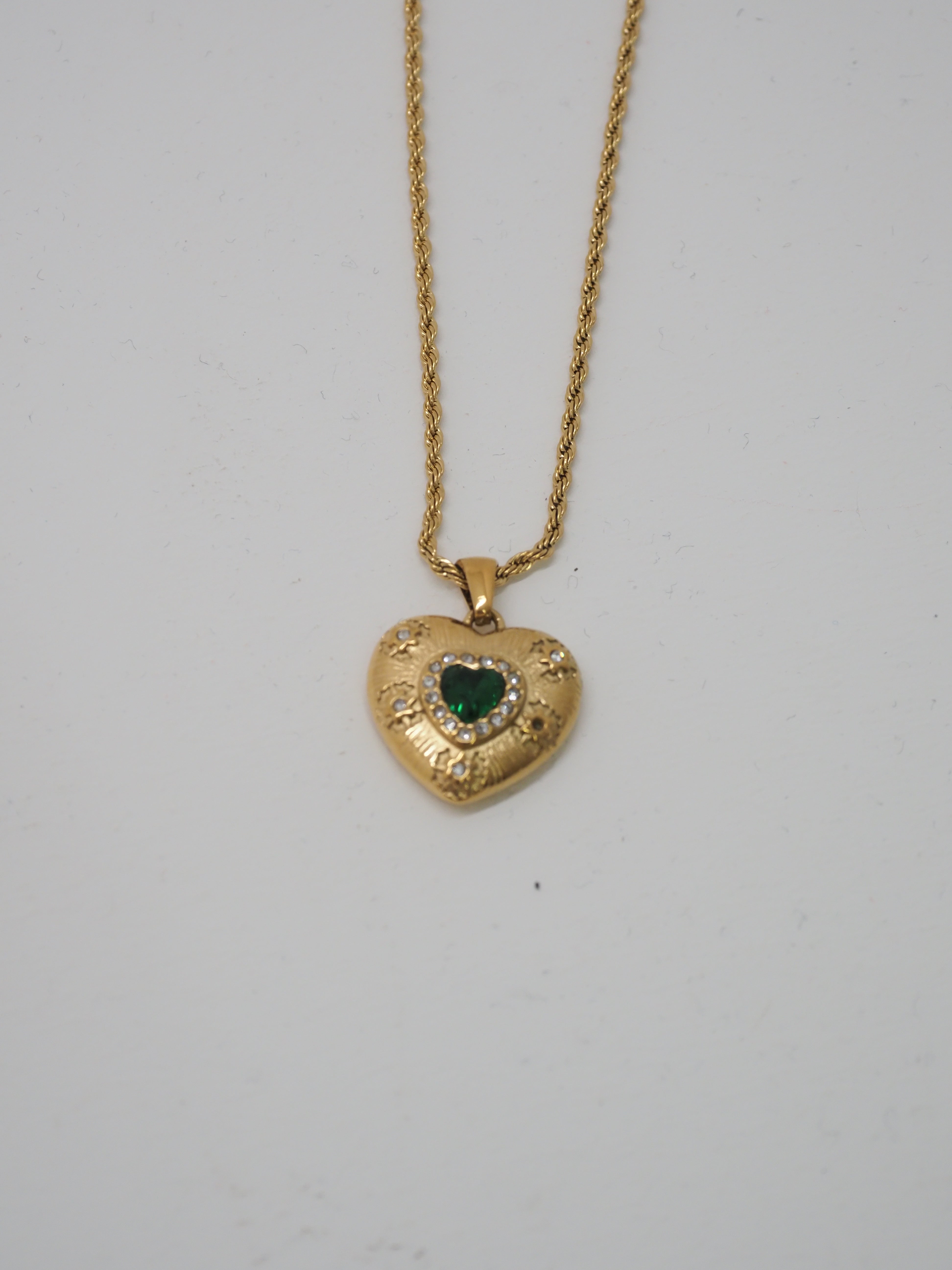 Virayen Emerald Heart Necklace