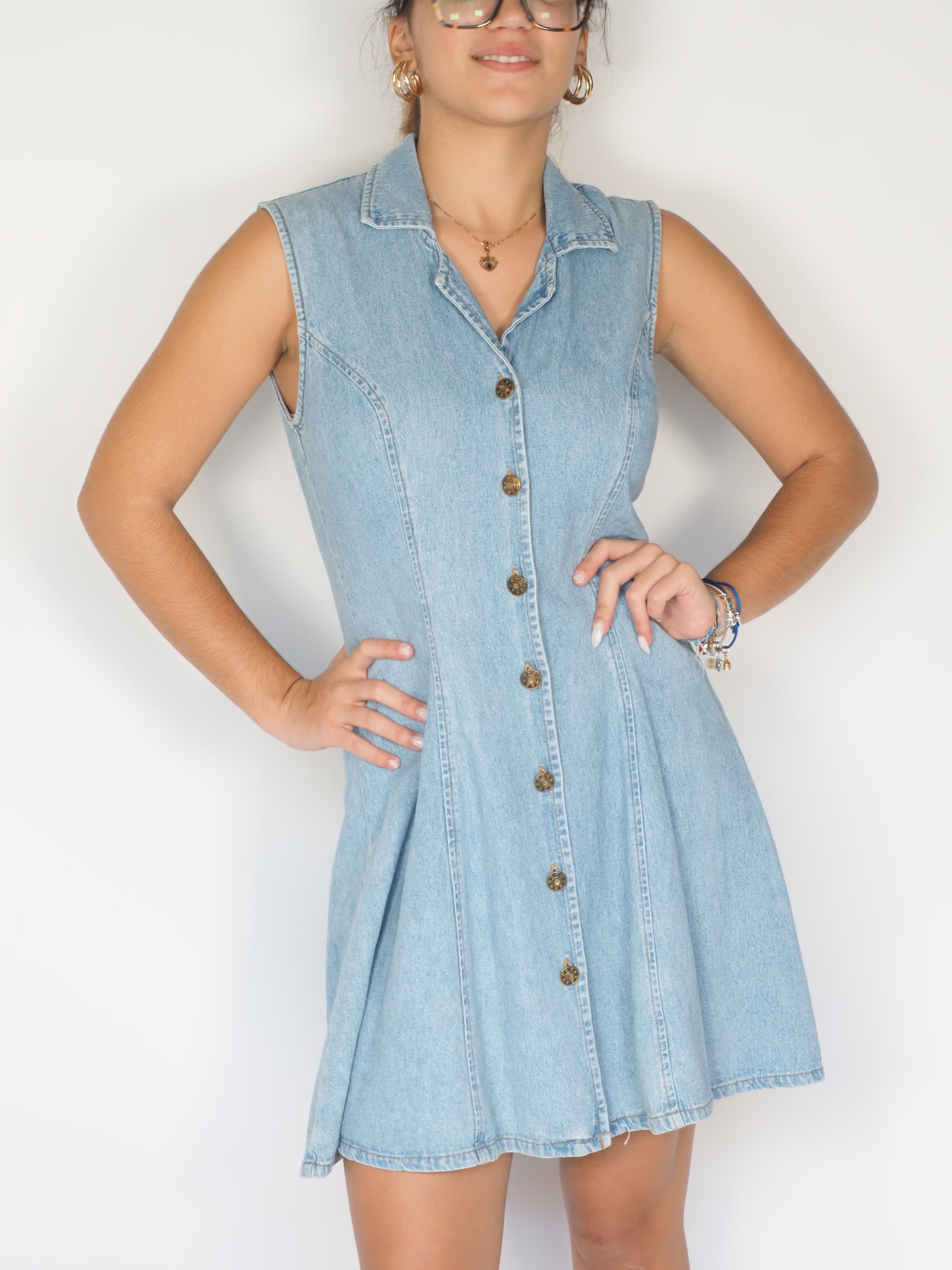 Light-Wash Sleeveless Denim Button Dress – Zanoni