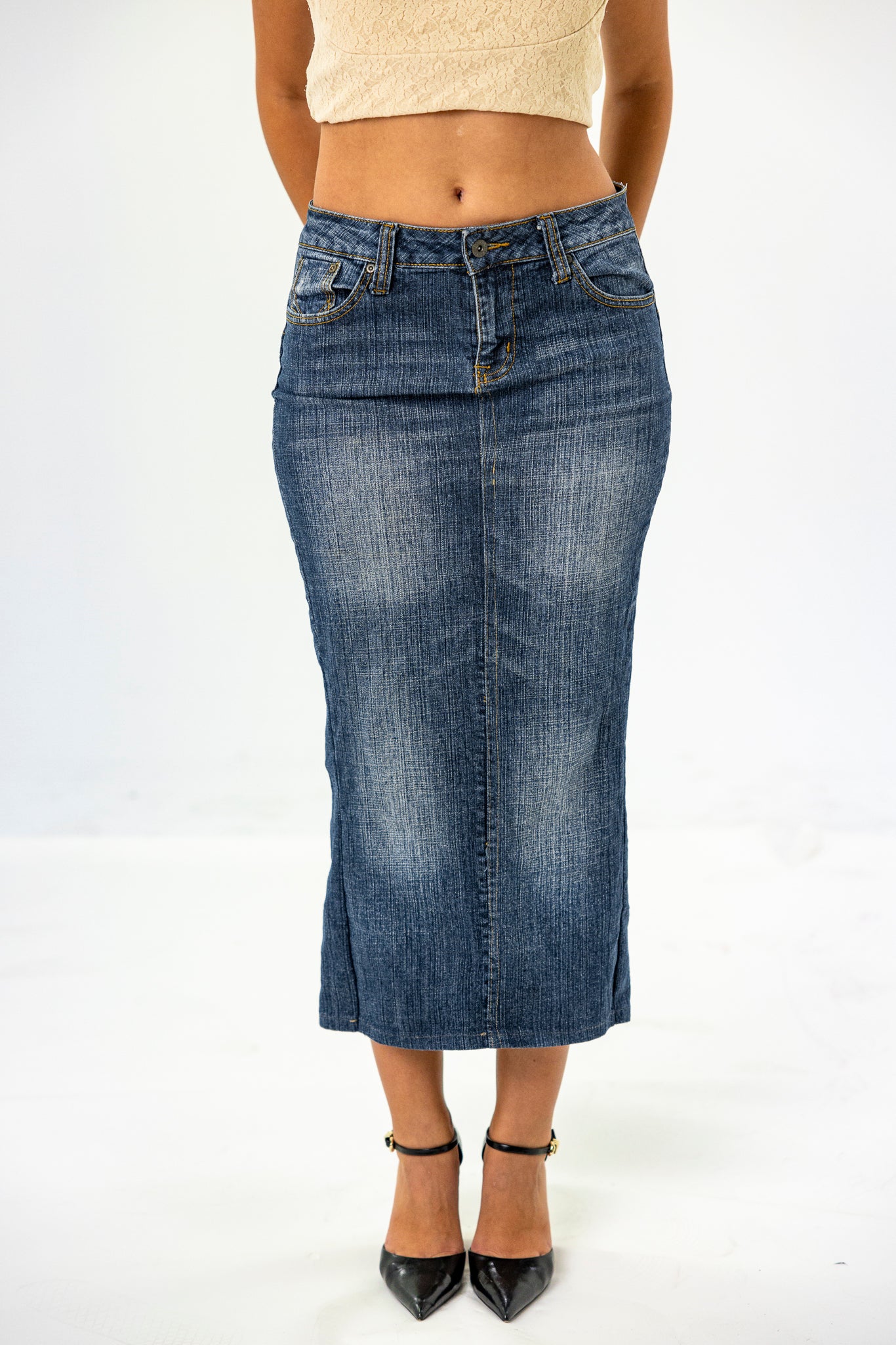 Figure-Hugging Dark-Wash Denim Maxi-Skirt