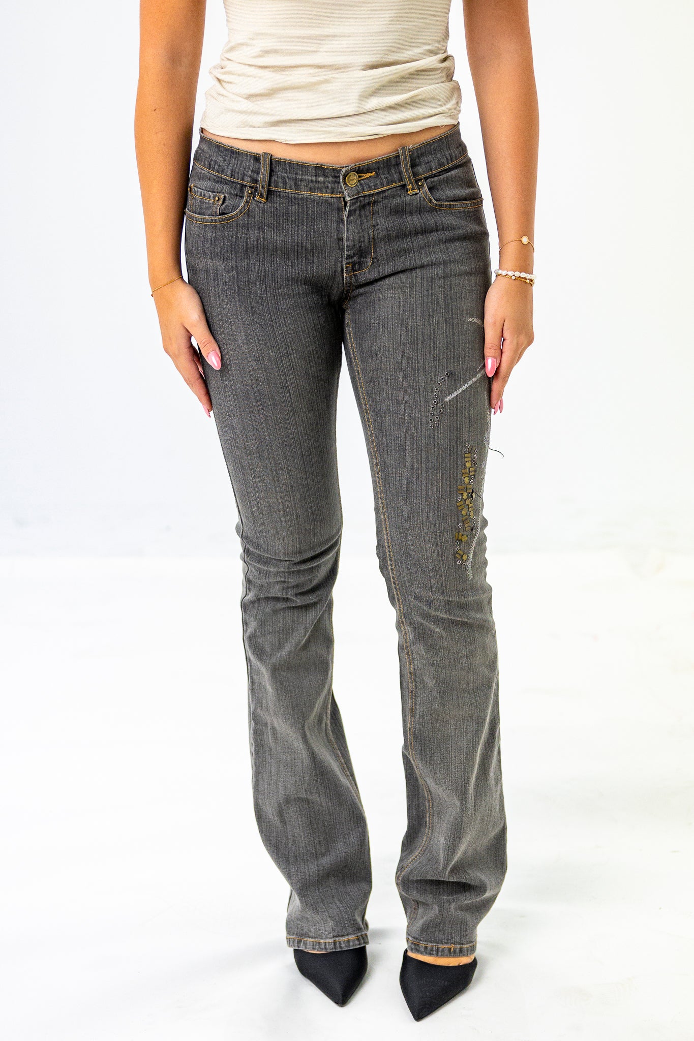 Low- Waisted Jeans in a Dark Wash-Black