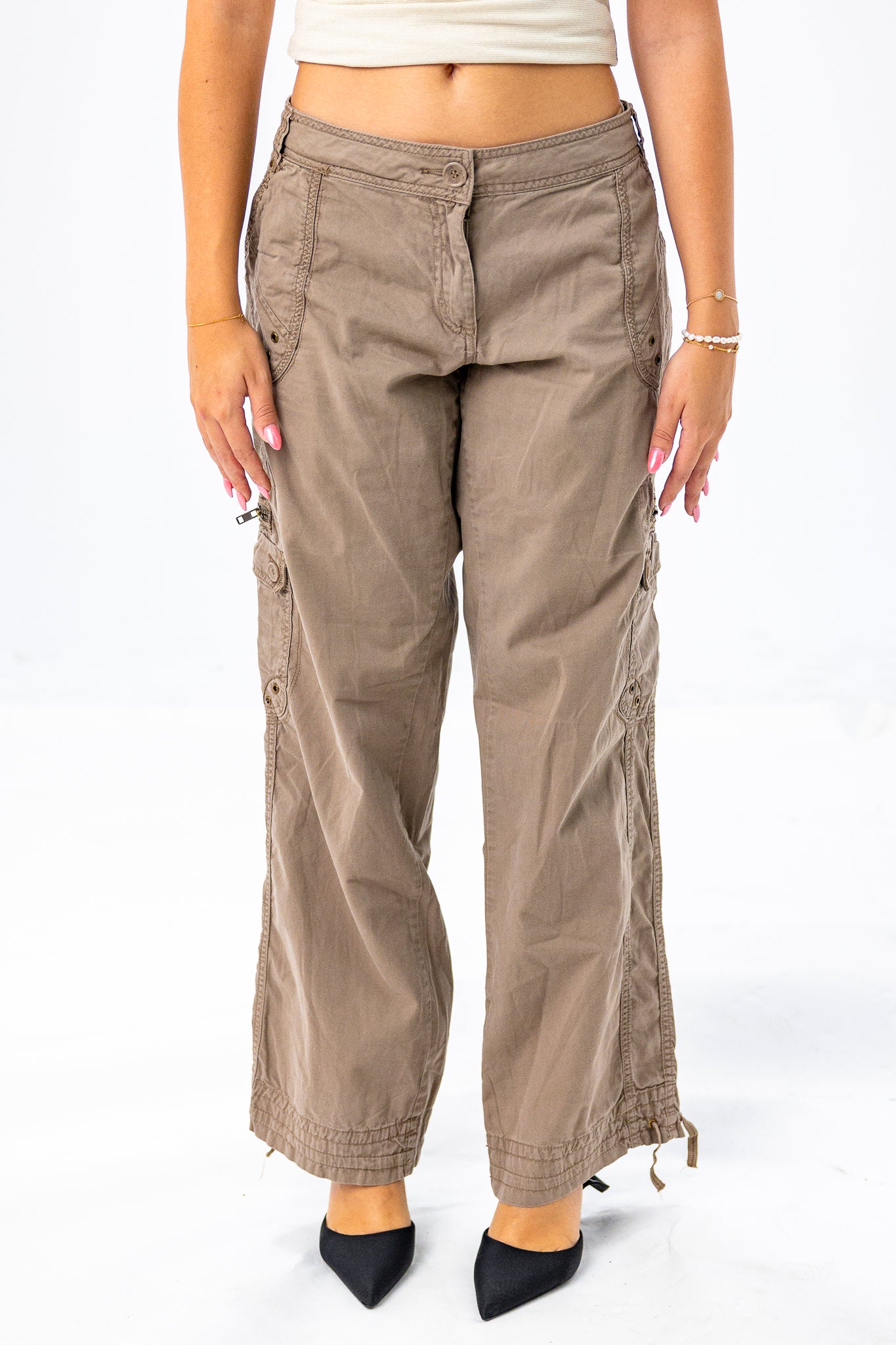 Low-Waisted Cargos in Light Brown