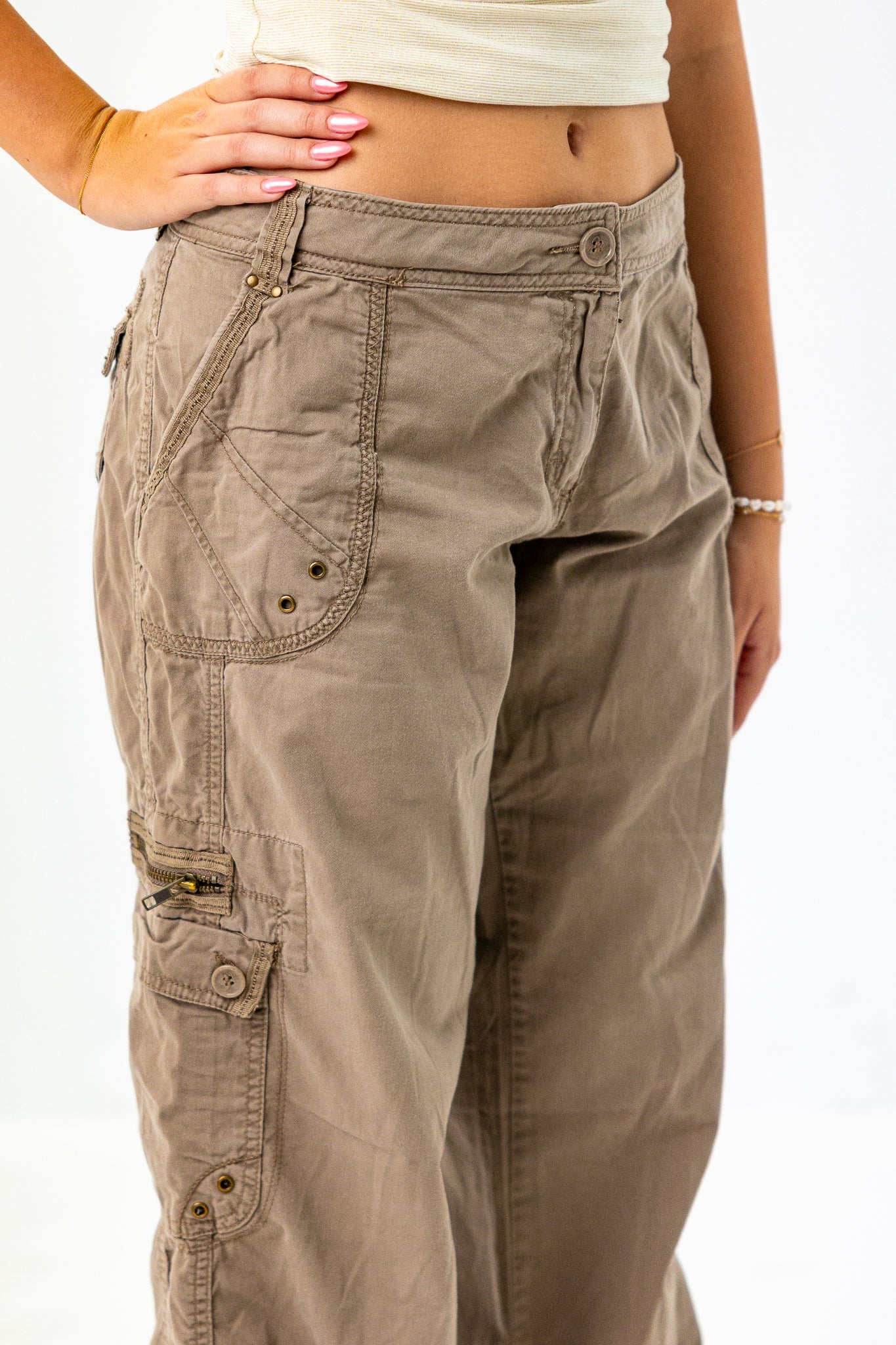 Low-Waisted Cargos in Light Brown