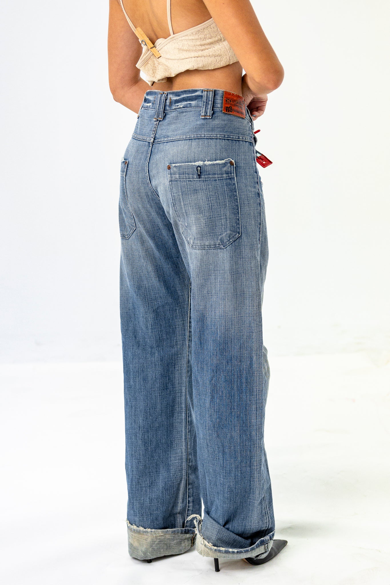 Double zipped Straight-Legged Jeans in Light Wash